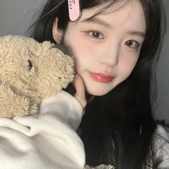 有色彩的女子